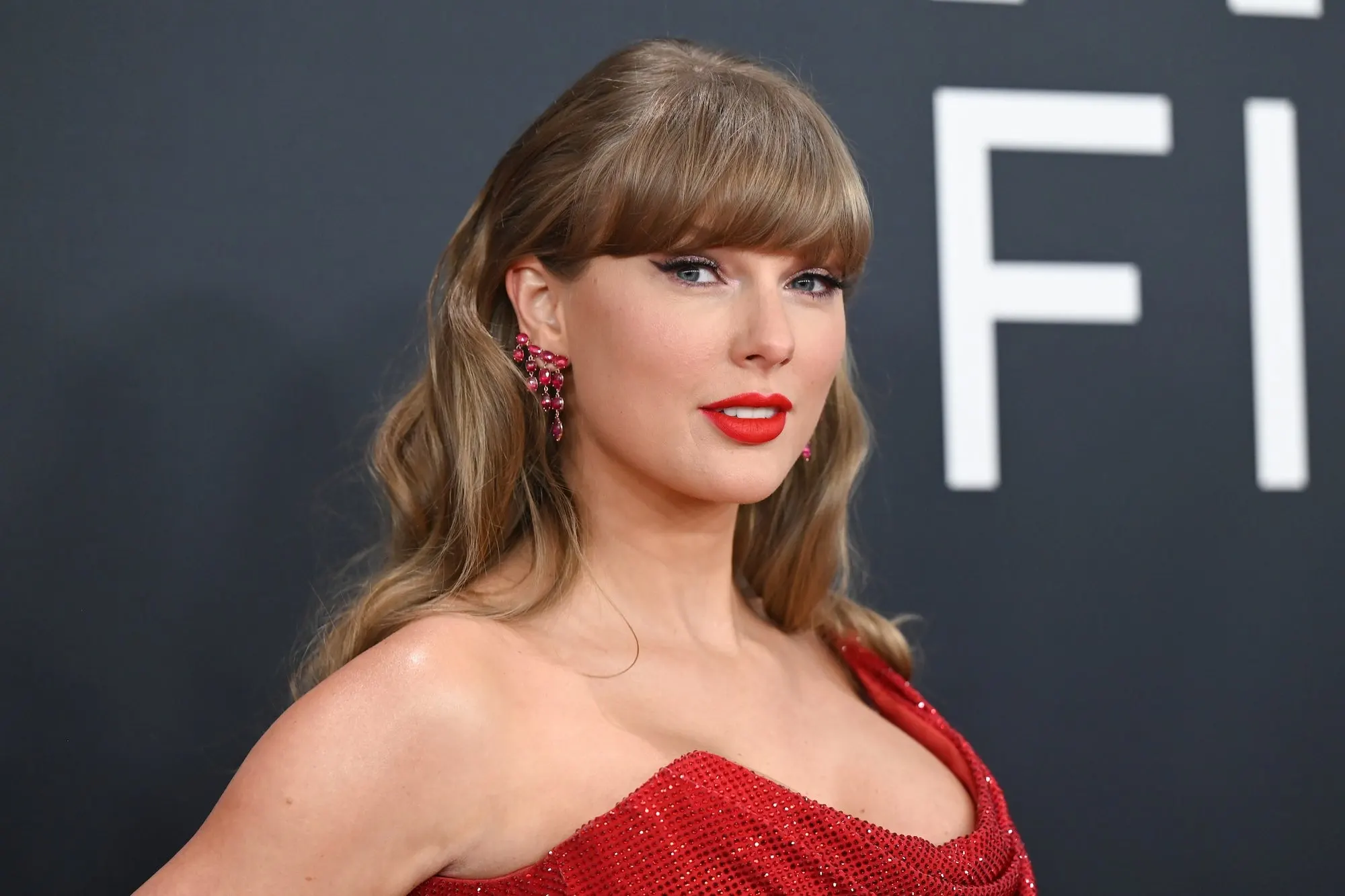 Taylor Swift: The World’s Most Managed “Authenticity” celebrity perfect image